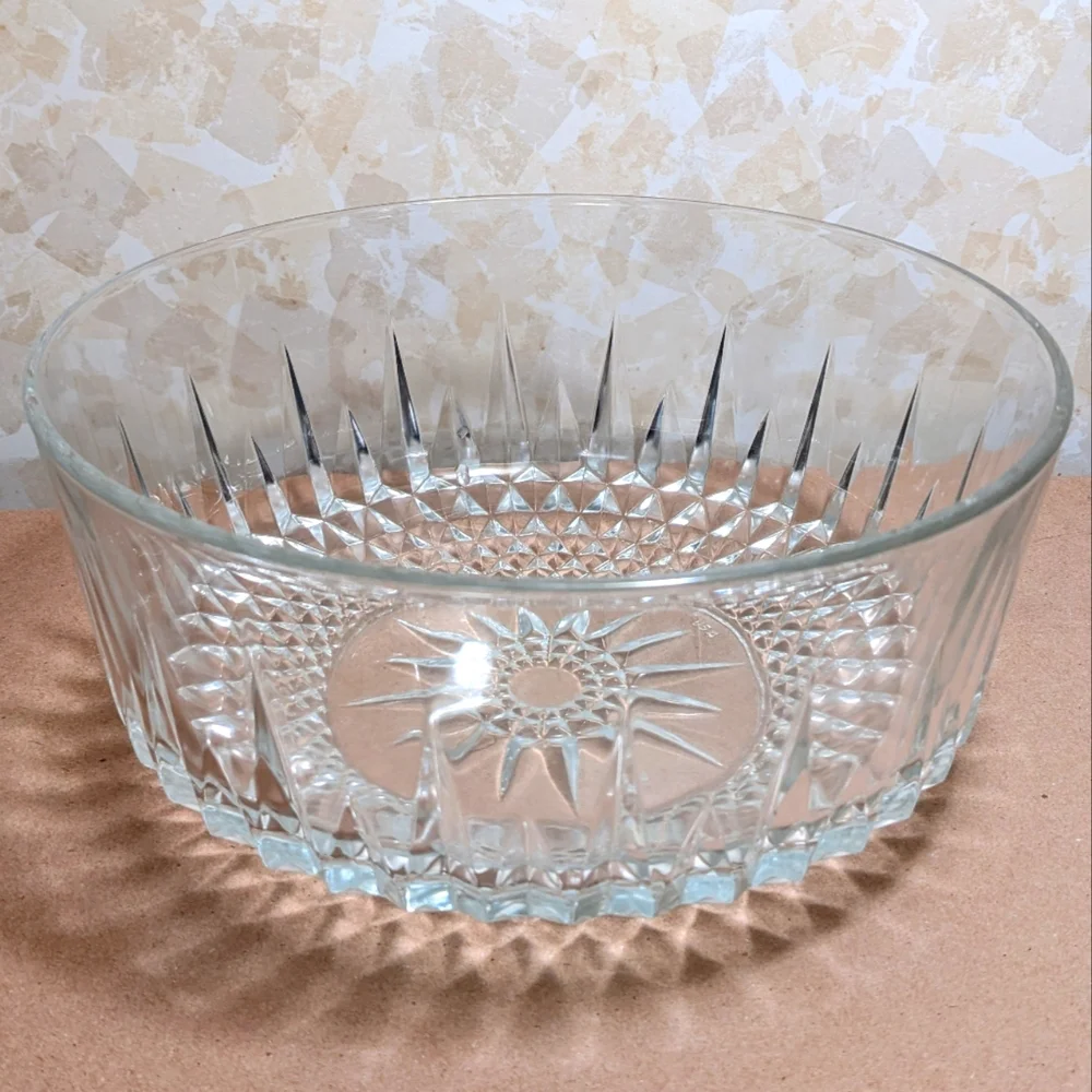Intricate Heavyweight Clear Glass Bowl with Crystal Cut Starburst Pattern - Picture 1 of 8